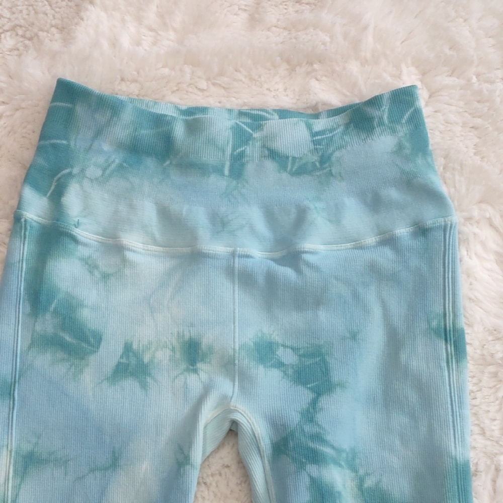 SPIRITUAL GANGSTER Blue Tie-Dye Leggings - Picture 11 of 16